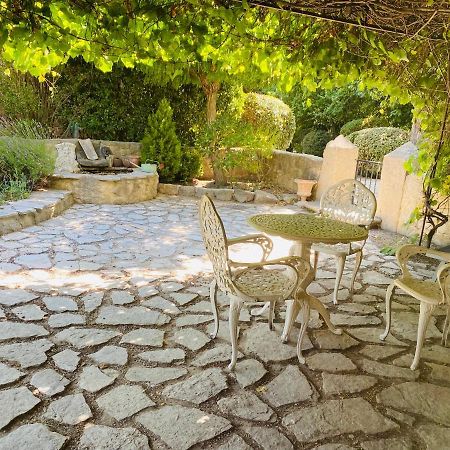 Gite Des Carmes And Spa Le Thor Bagian luar foto