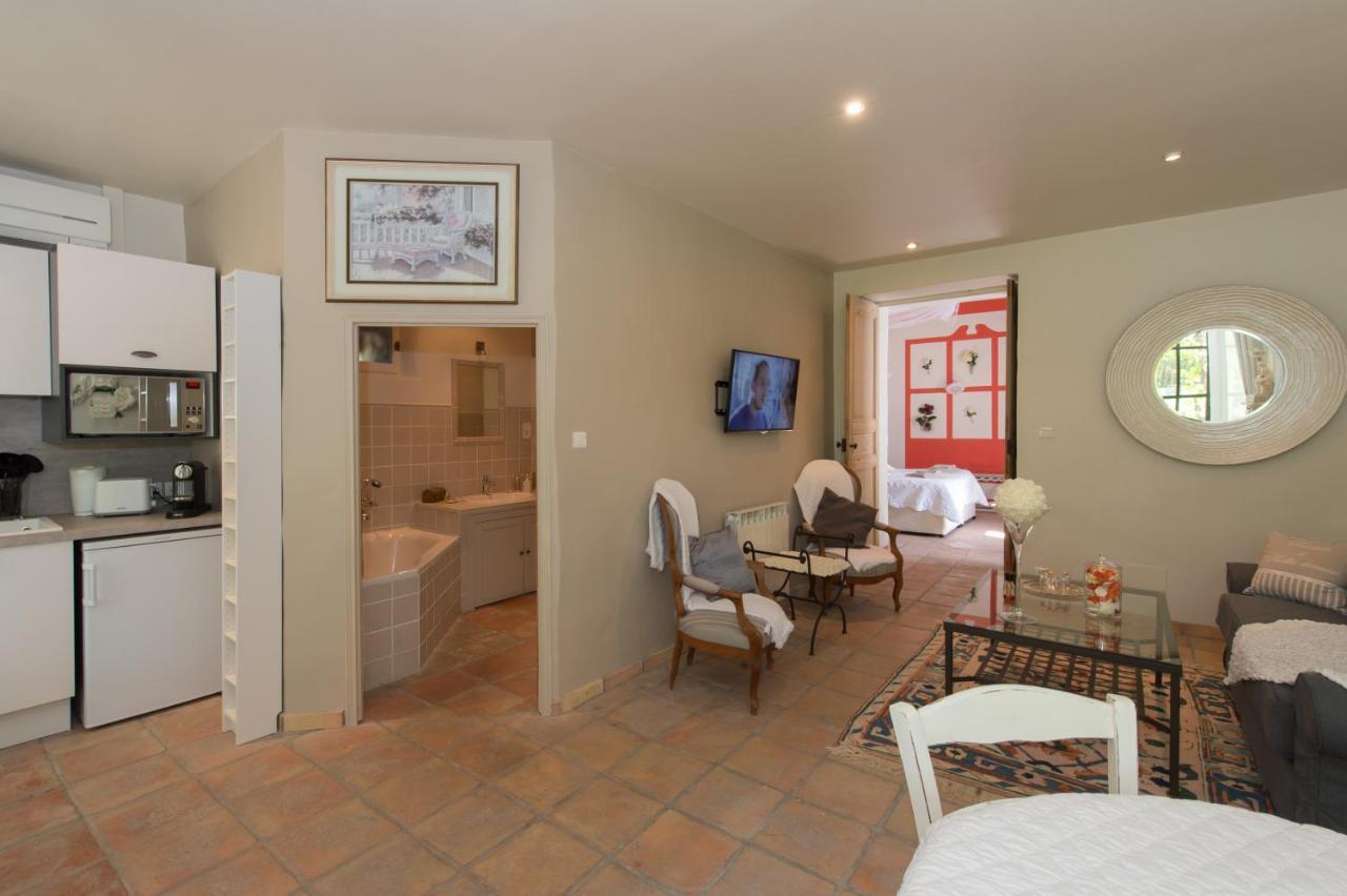 Gite Des Carmes And Spa Le Thor Bagian luar foto