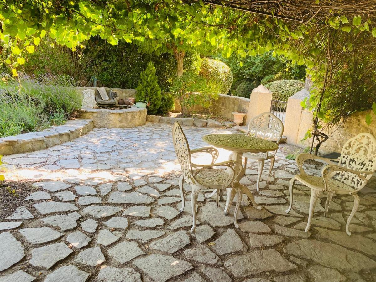Gite Des Carmes And Spa Le Thor Bagian luar foto