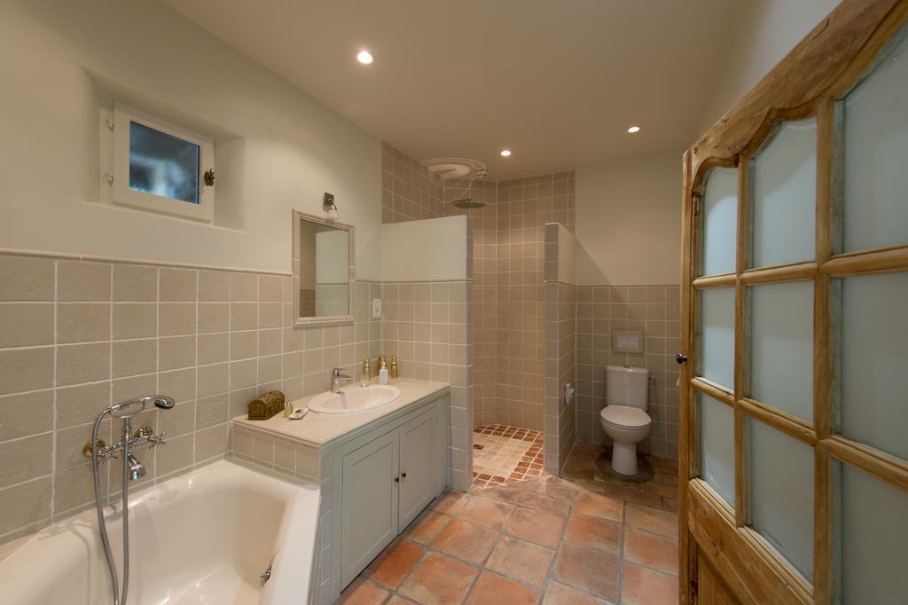 Gite Des Carmes And Spa Le Thor Bagian luar foto