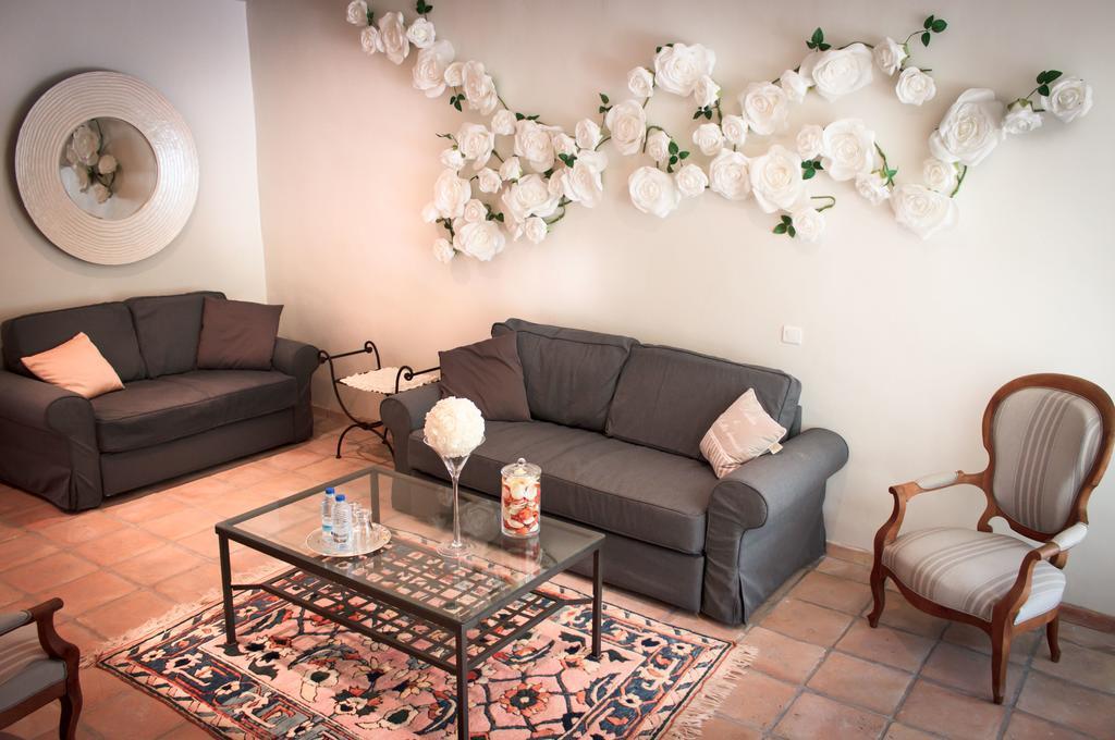 Gite Des Carmes And Spa Le Thor Bagian luar foto